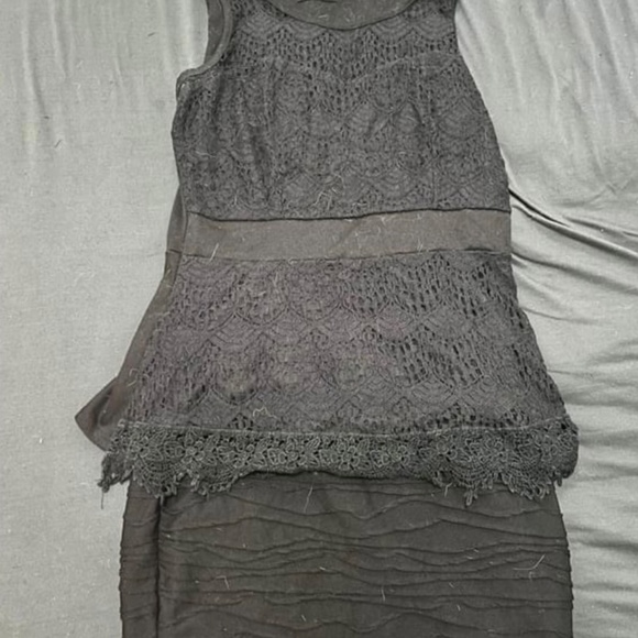 Women’s small sized clothing lot - Picture 6 of 7